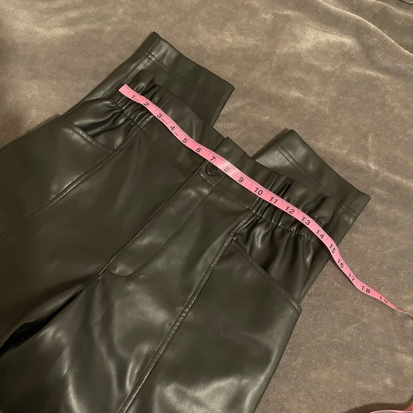 Madewell Vegan leather pull on paperbag pants - Picture 3 of 6